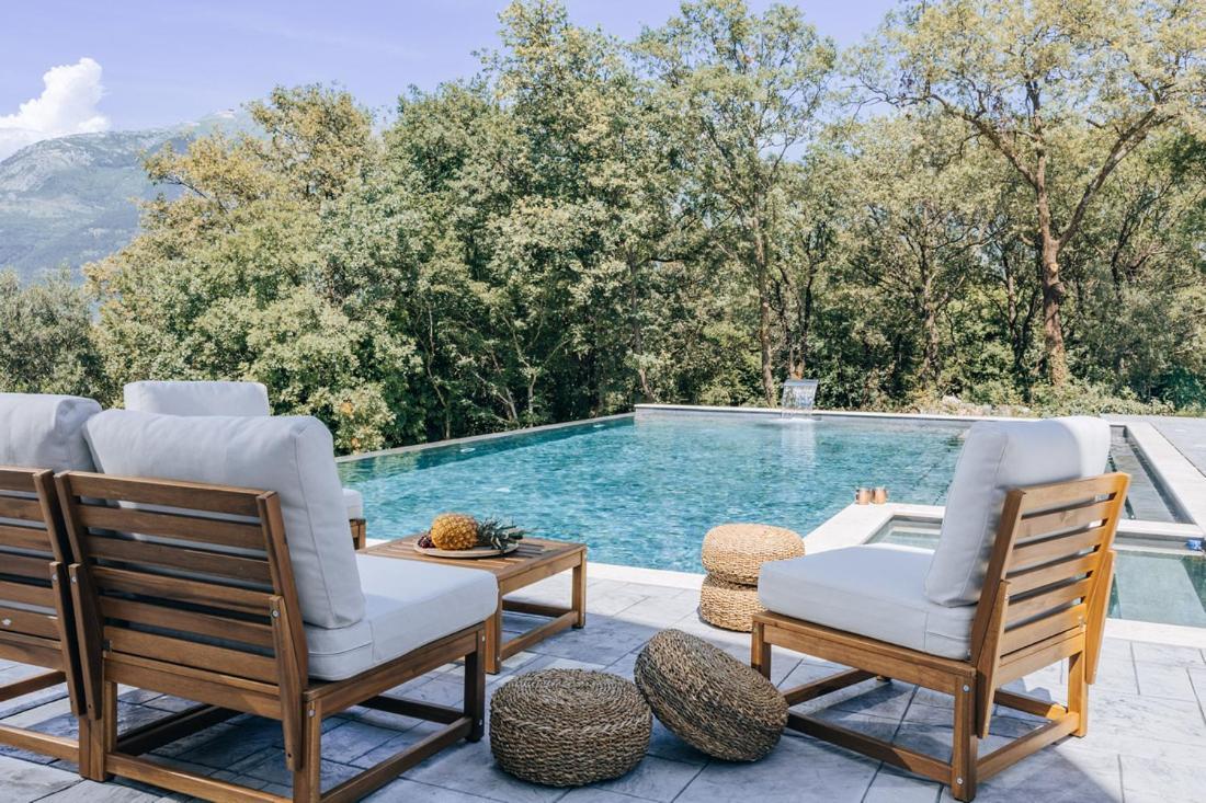 Principium With Infinity Edge Pool&hot Tub Bed & Breakfast *